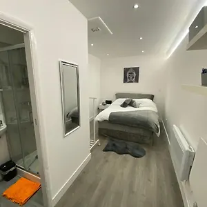 Beautiful 1-bed In London , Uxbridge United Kingdom